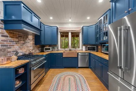 2147 Bowery Road Highlands NC 28741