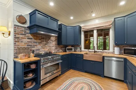 2147 Bowery Road Highlands NC 28741
