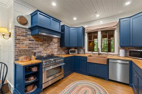 2147 Bowery Road Highlands NC 28741