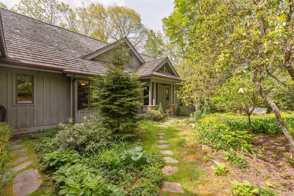 77 Headwater Drive Cashiers NC 28717