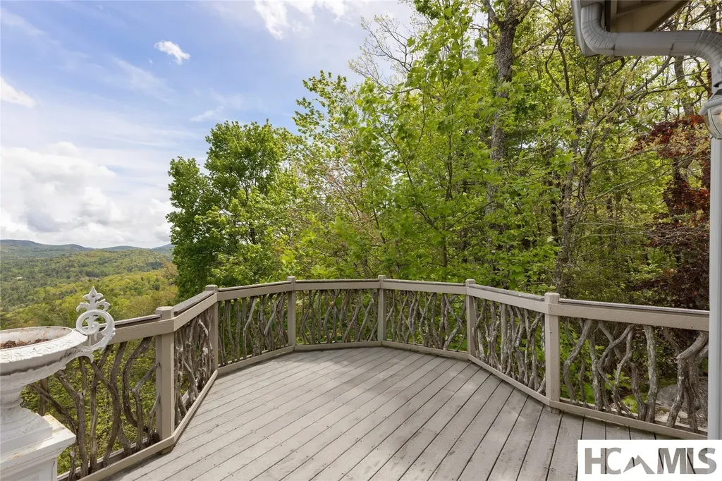 521 Sheepcote Road Cashiers NC 28717