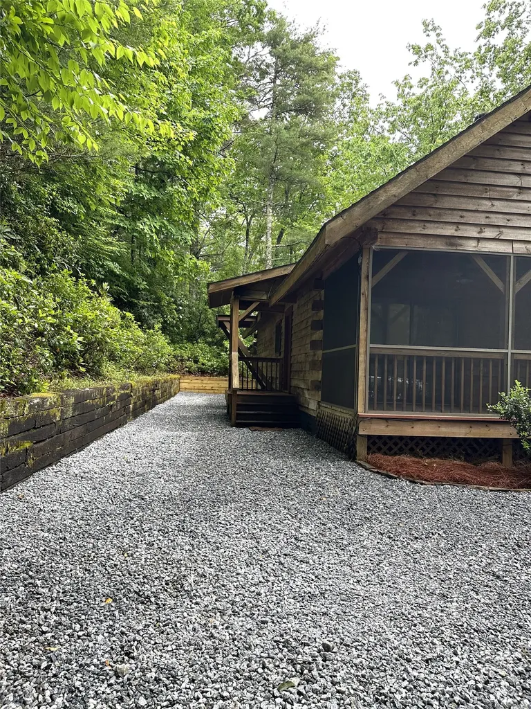 142 Golden Mist Court Sapphire NC 28774