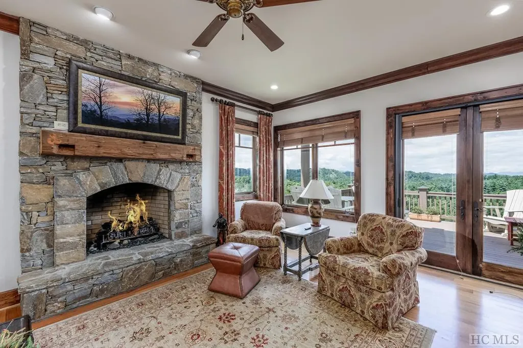 323 Lone Chimney Drive Cashiers NC 28717
