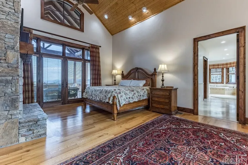 323 Lone Chimney Drive Cashiers NC 28717