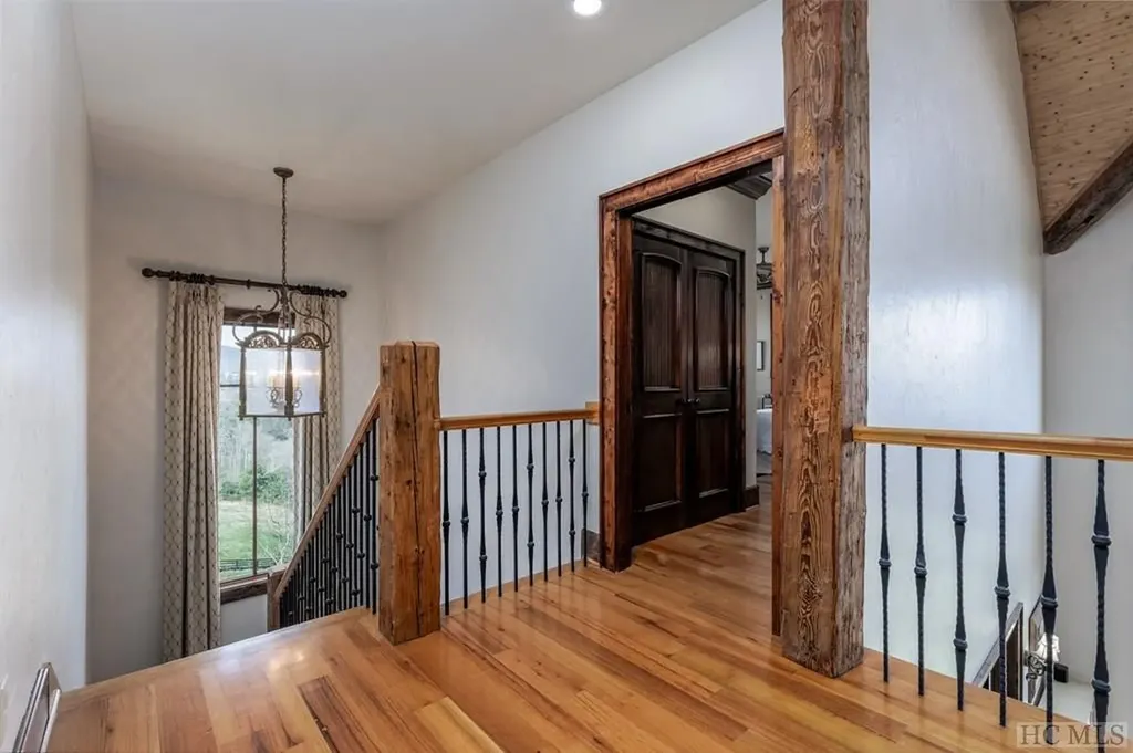 323 Lone Chimney Drive Cashiers NC 28717
