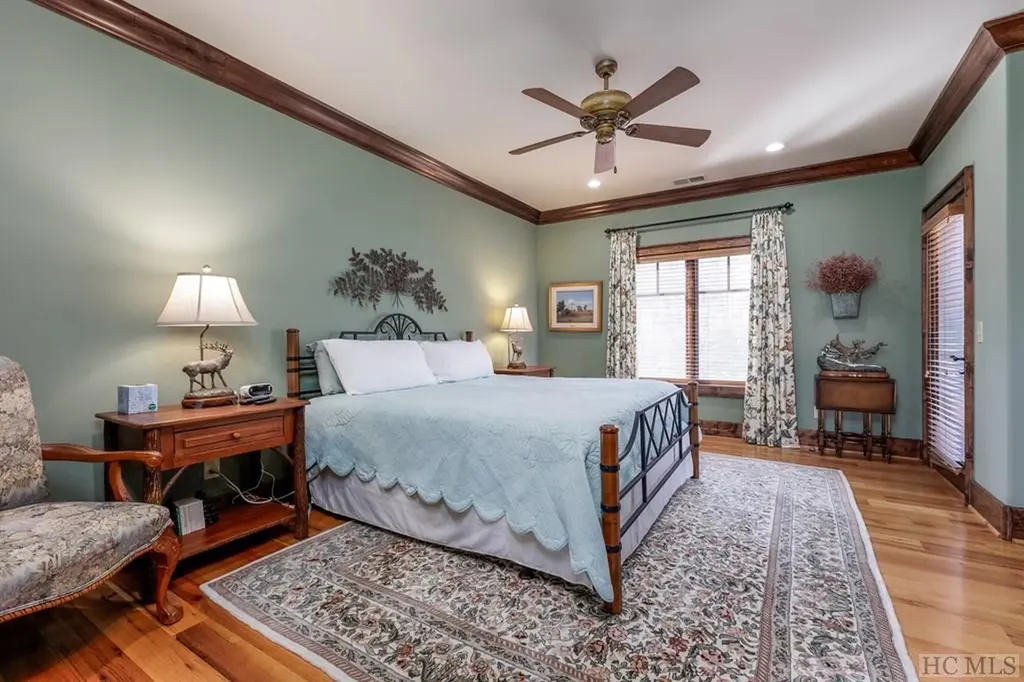 323 Lone Chimney Drive Cashiers NC 28717