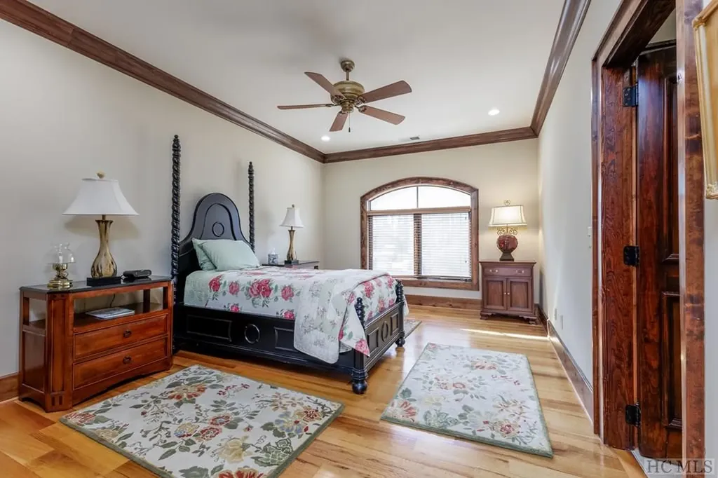 323 Lone Chimney Drive Cashiers NC 28717