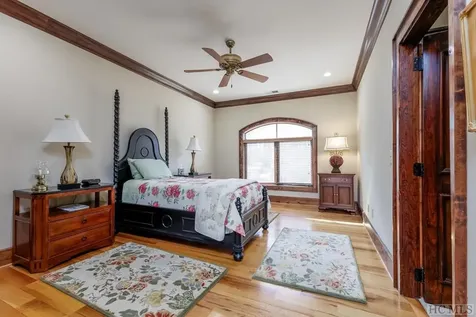 323 Lone Chimney Drive Cashiers NC 28717