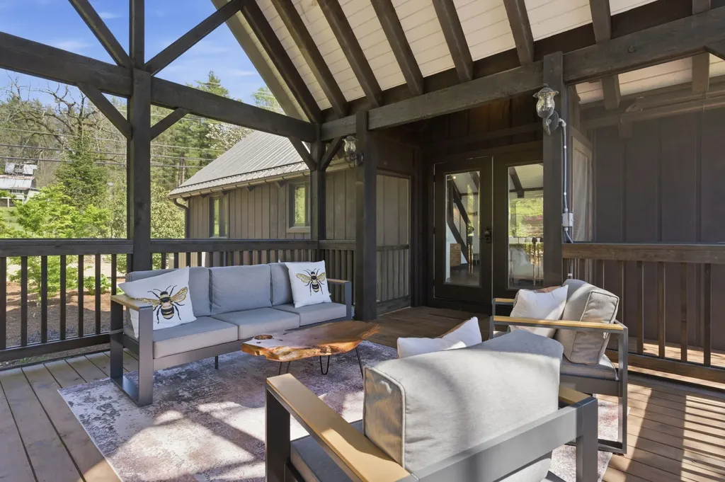 250 Valley Road Cashiers NC 28717