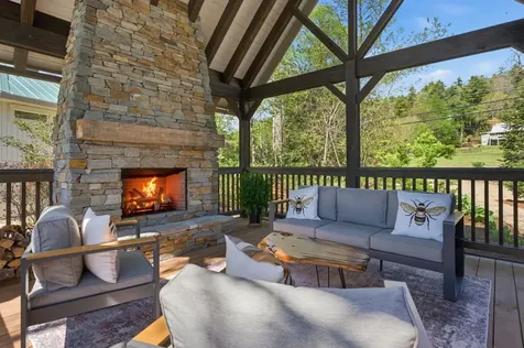 250 Valley Road Cashiers NC 28717