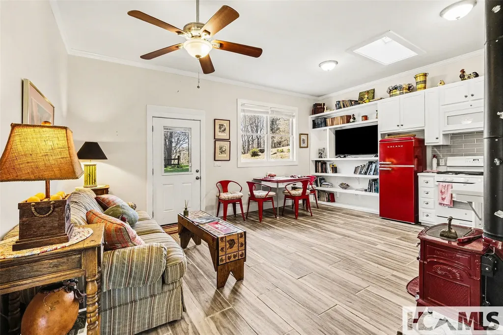 125 Pines Road Scaly Mountain NC 28775