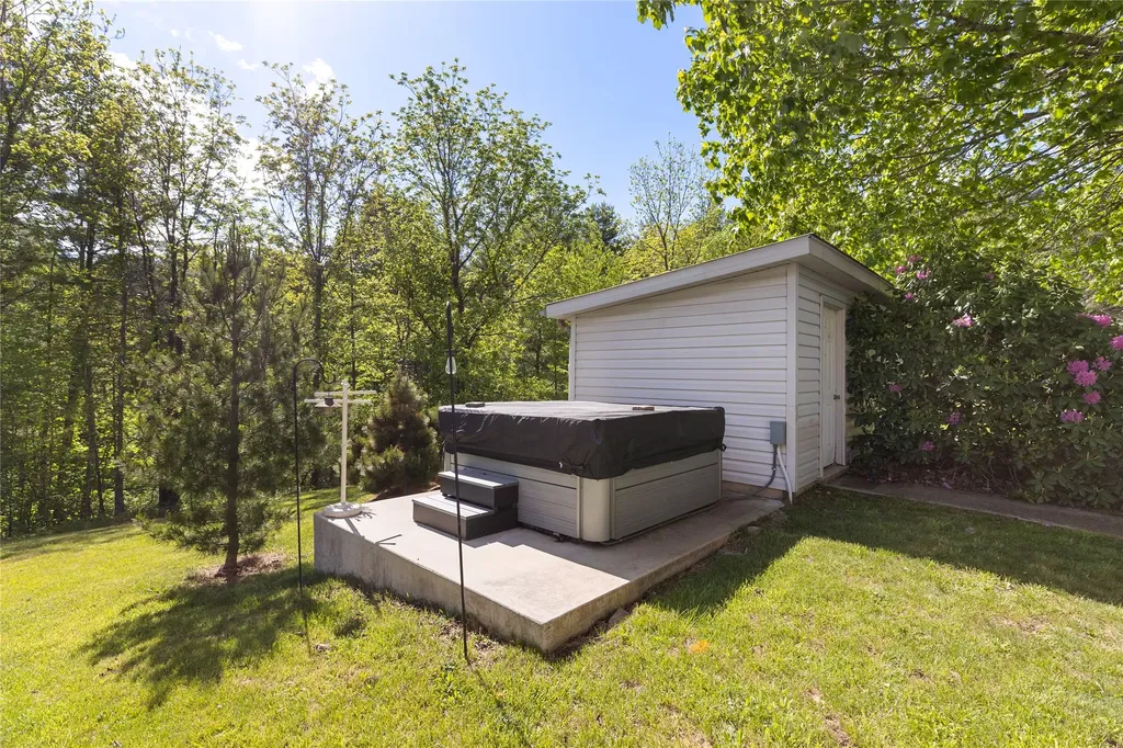 152 Walking Stick Trail Cullowhee NC 28723