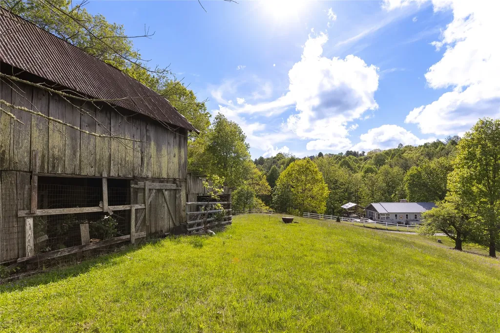 152 Walking Stick Trail Cullowhee NC 28723