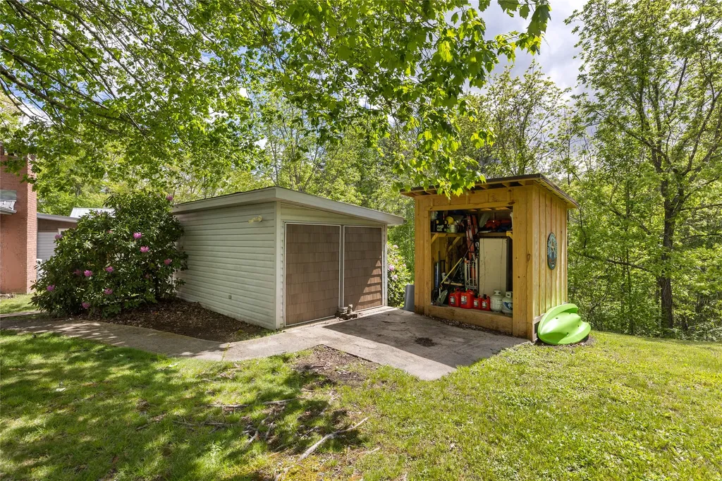 152 Walking Stick Trail Cullowhee NC 28723