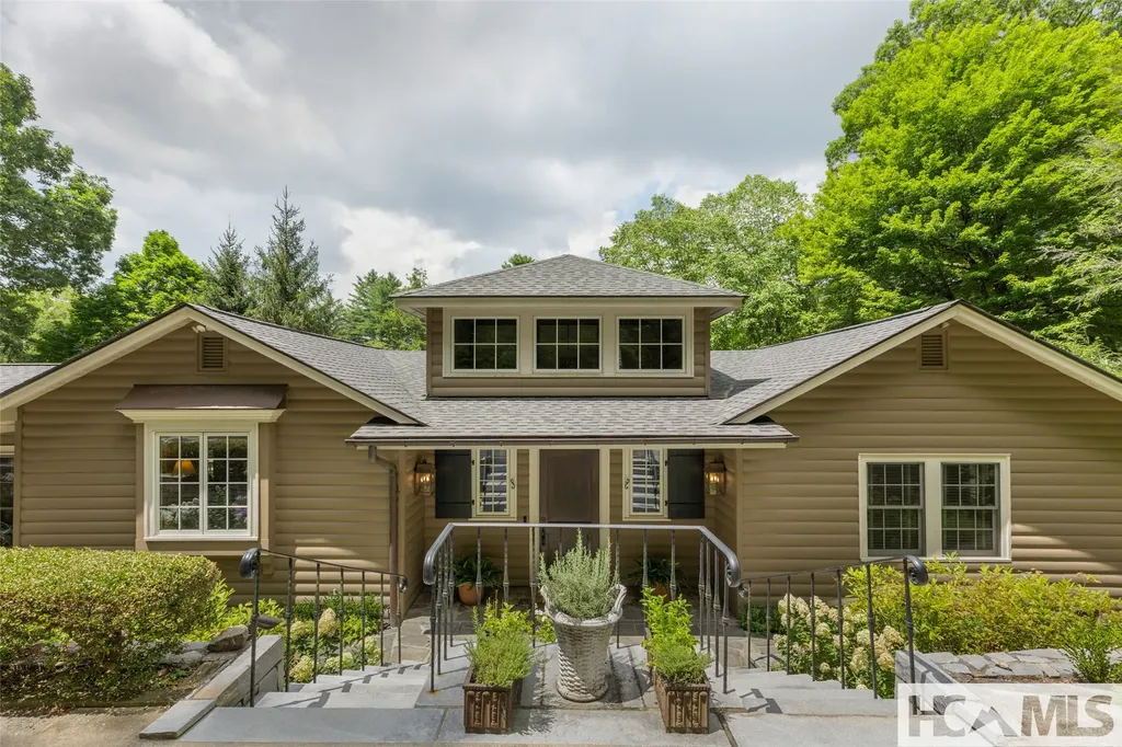 114 Cobb Road Highlands NC 28741