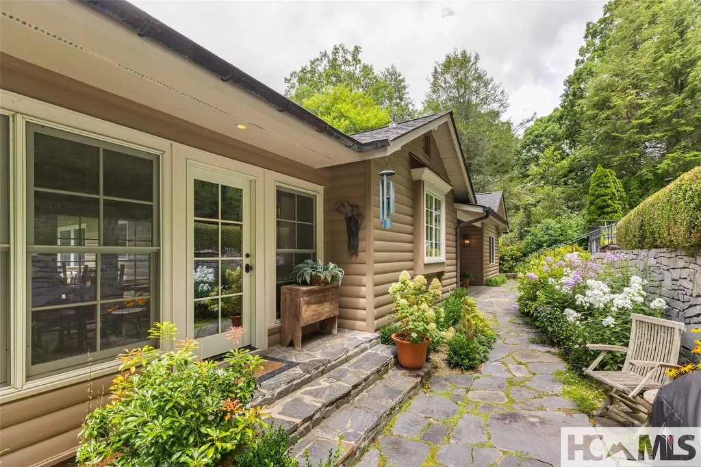 114 Cobb Road Highlands NC 28741