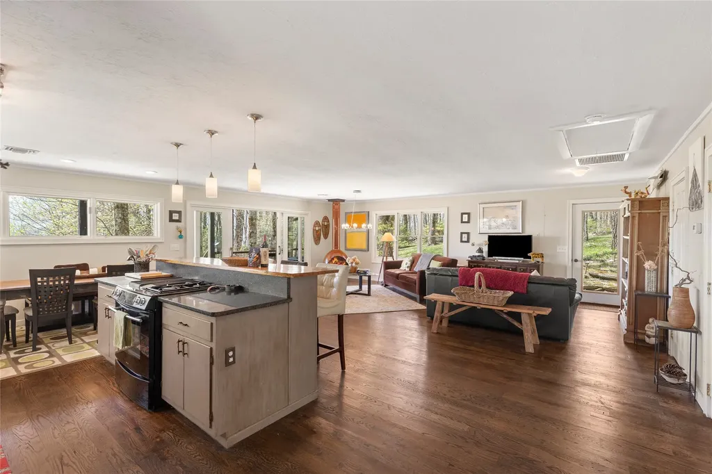 551 Bob Long Mountain Road Scaly Mountain NC 28775