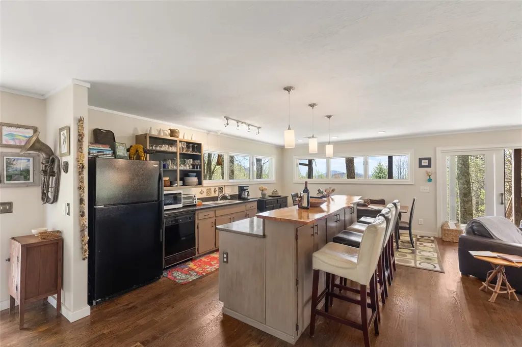 551 Bob Long Mountain Road Scaly Mountain NC 28775