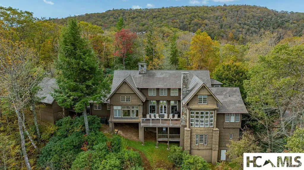 90 Fodderstack Road Highlands NC 28741