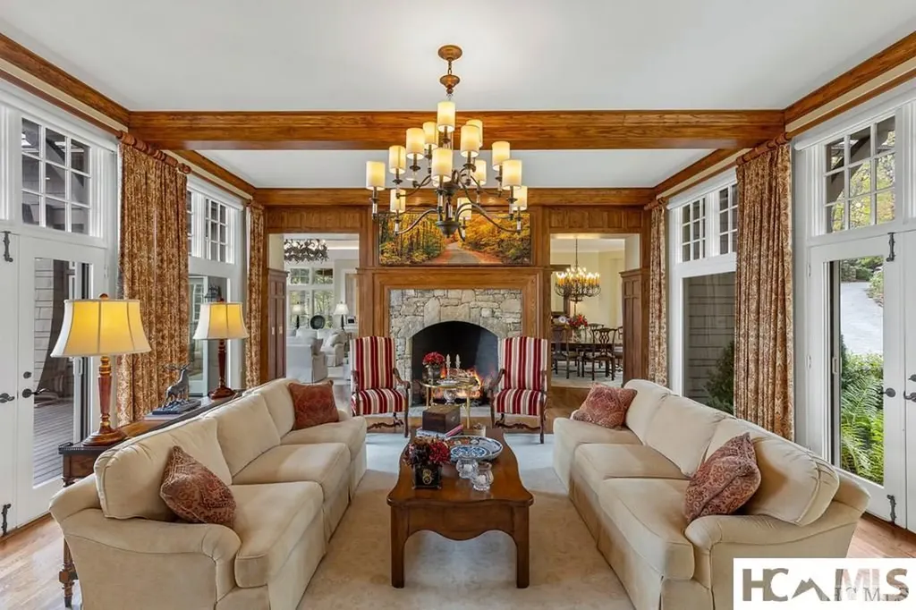 90 Fodderstack Road Highlands NC 28741