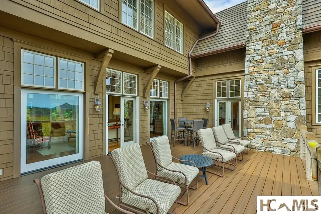 90 Fodderstack Road Highlands NC 28741