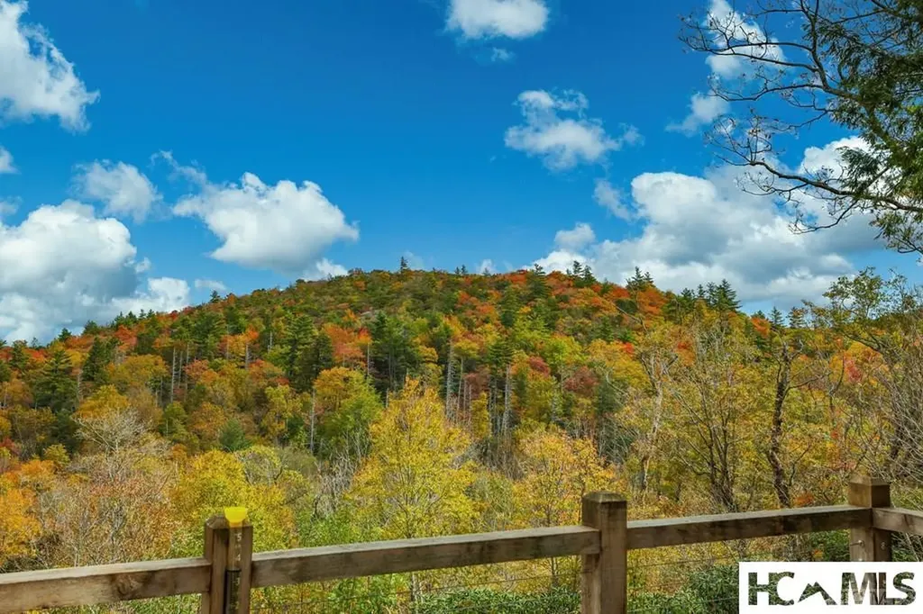 90 Fodderstack Road Highlands NC 28741