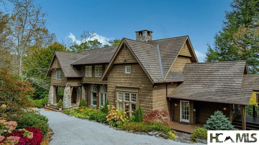 90 Fodderstack Road Highlands NC 28741