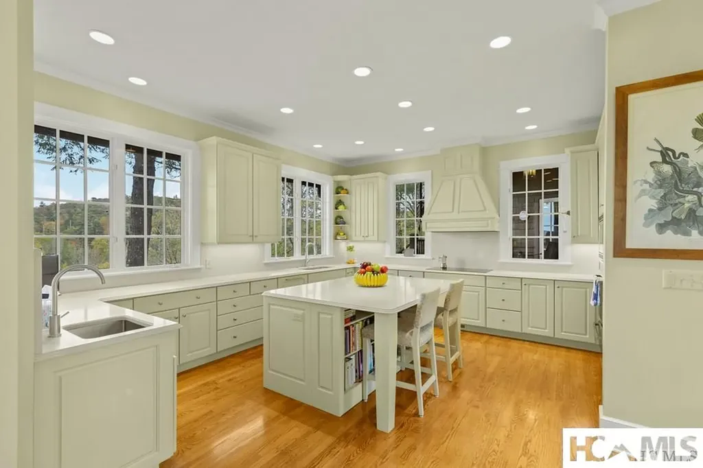 90 Fodderstack Road Highlands NC 28741