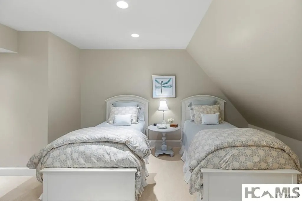 90 Fodderstack Road Highlands NC 28741