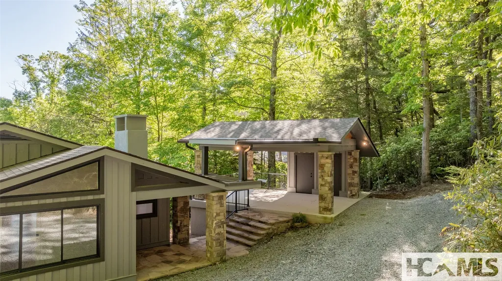 905 Cold Mountain Road Lake Toxaway NC 28747