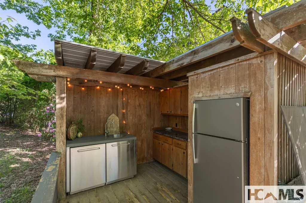 905 Cold Mountain Road Lake Toxaway NC 28747