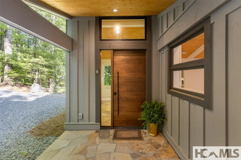 905 Cold Mountain Road Lake Toxaway NC 28747