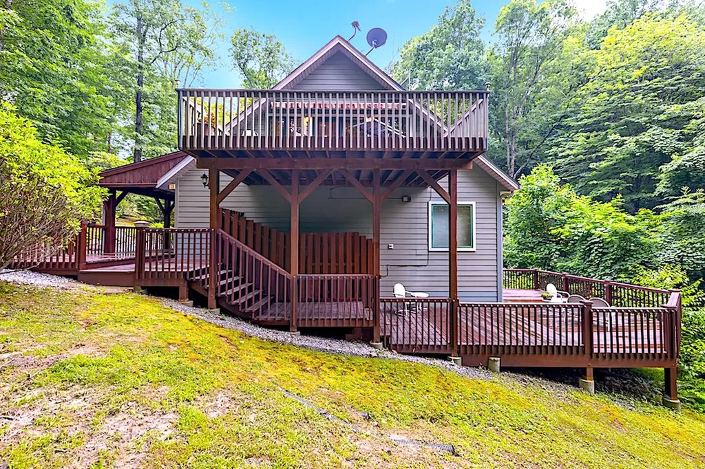 178 Whetstone Gap Road Lake Toxaway NC 28747