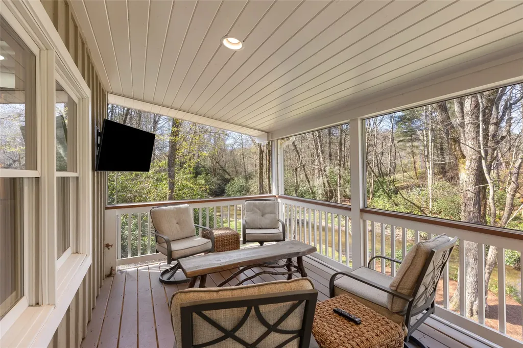 3147 N Norton Road Cullowhee NC 28723