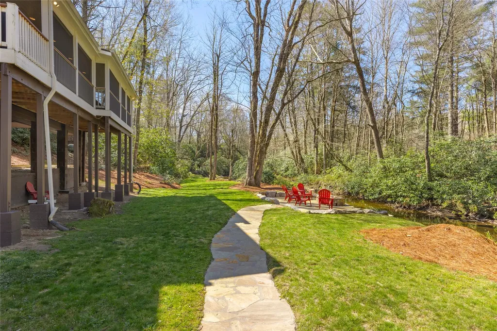 3147 N Norton Road Cullowhee NC 28723