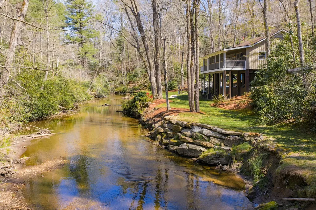 3147 N Norton Road Cullowhee NC 28723