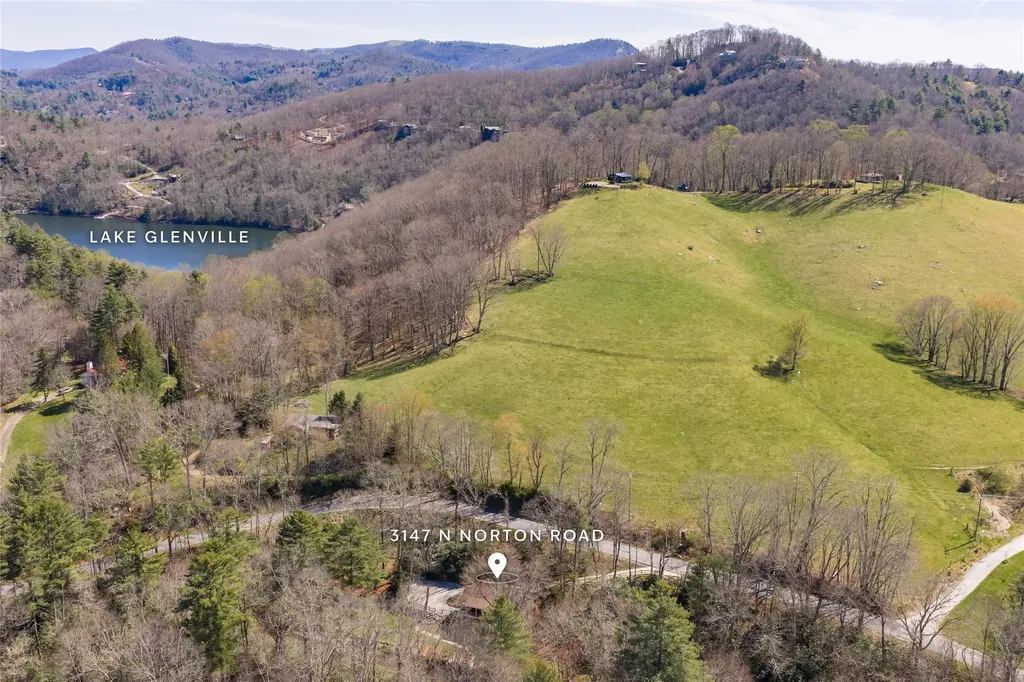3147 N Norton Road Cullowhee NC 28723