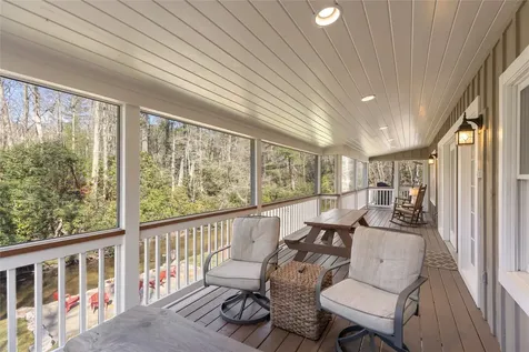 3147 N Norton Road Cullowhee NC 28723