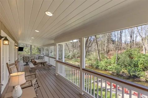 3147 N Norton Road Cullowhee NC 28723