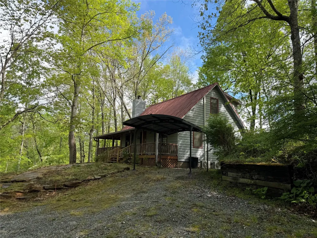 563 Parachute Ridge Glenville NC 28736
