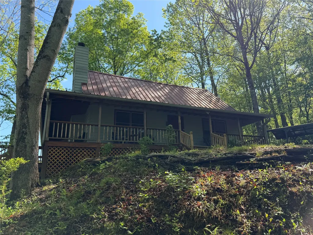 563 Parachute Ridge Glenville NC 28736