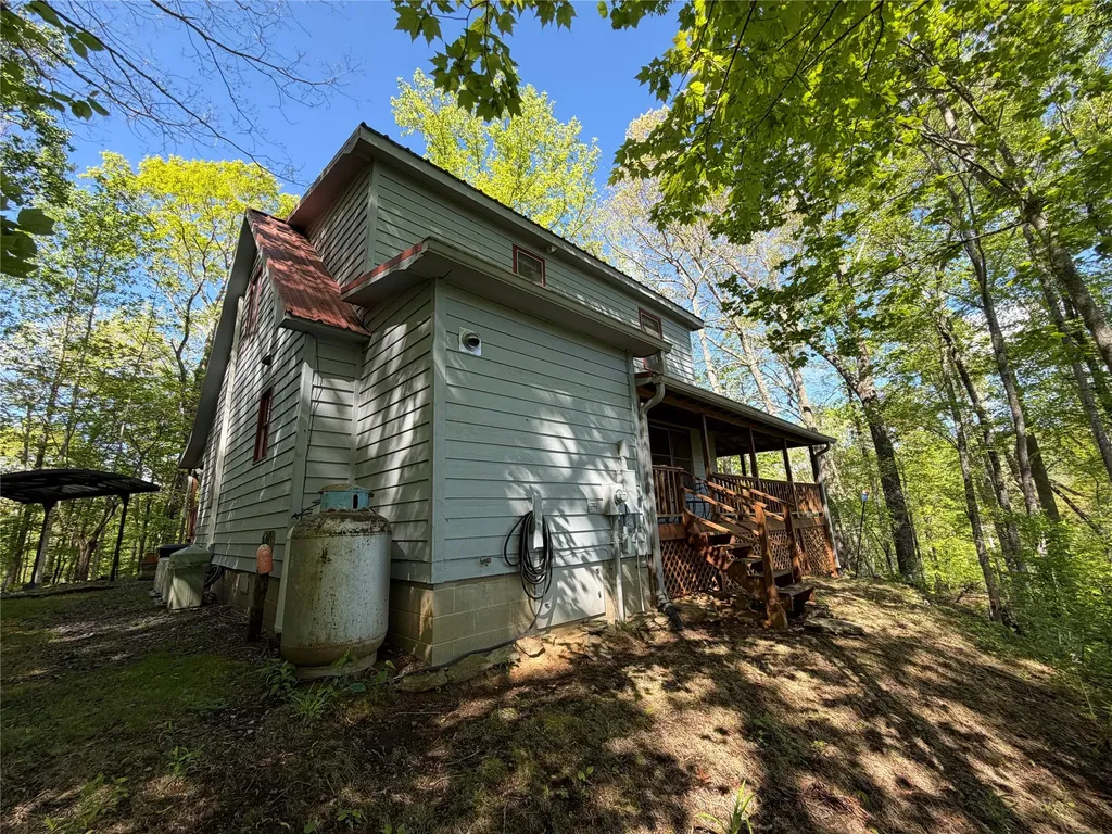 563 Parachute Ridge Glenville NC 28736