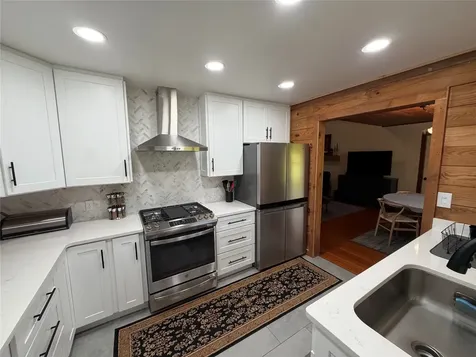 563 Parachute Ridge Glenville NC 28736