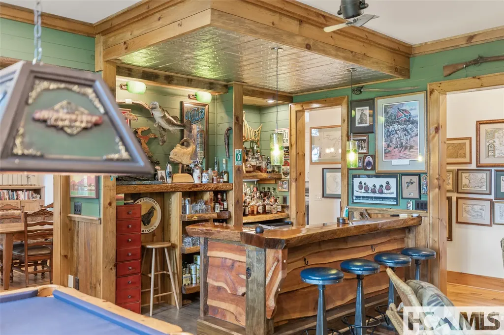 15 E. Ridge Road Cashiers NC 28717