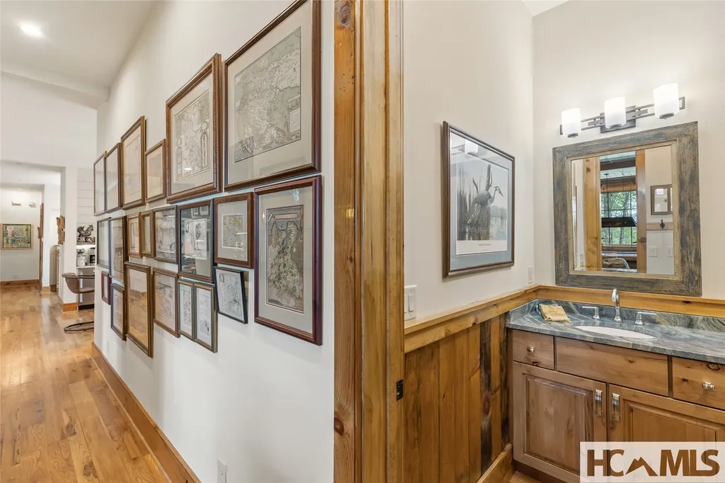 15 E. Ridge Road Cashiers NC 28717