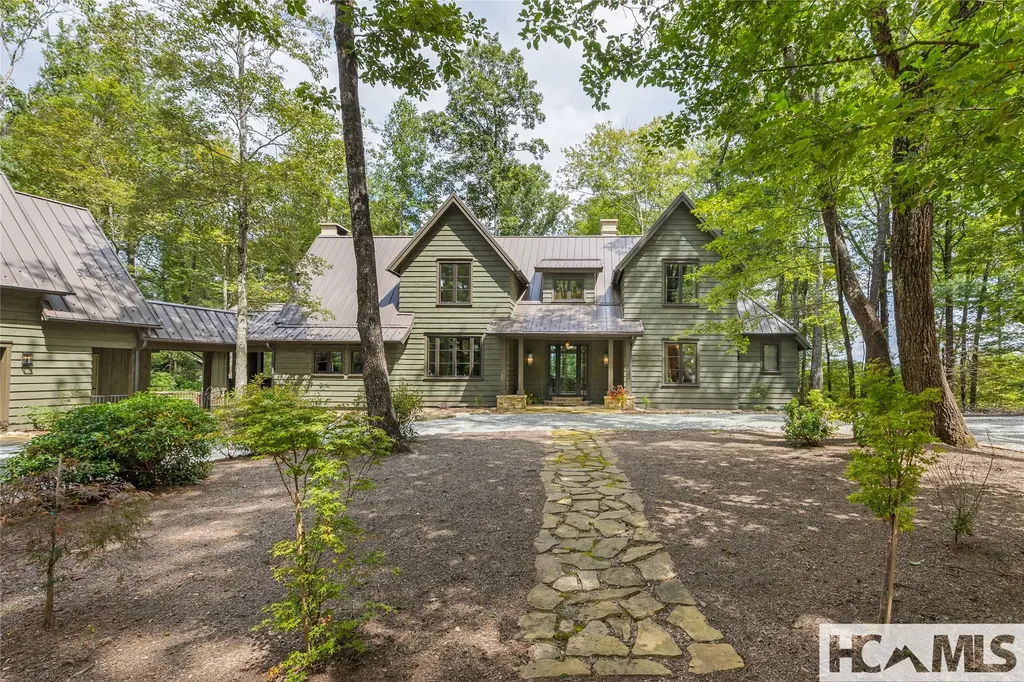 15 E. Ridge Road Cashiers NC 28717