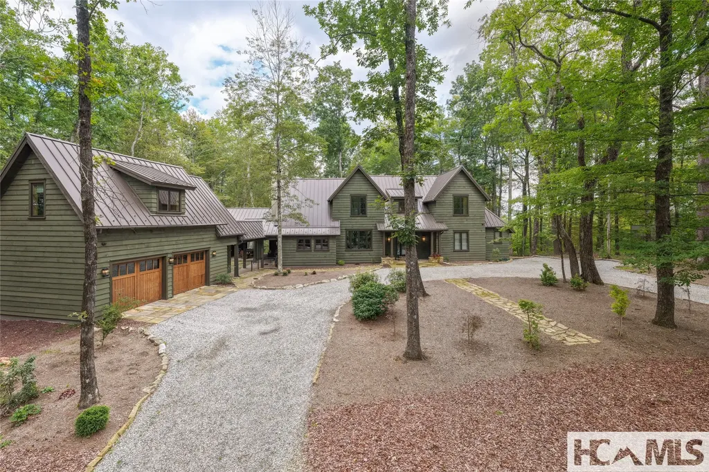 15 E. Ridge Road Cashiers NC 28717