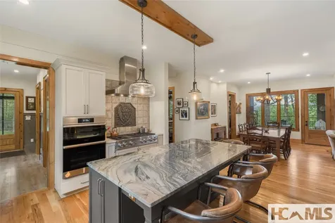 15 E. Ridge Road Cashiers NC 28717