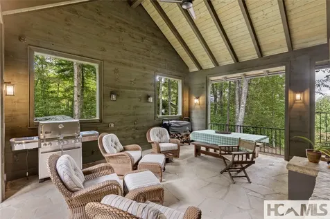 15 E. Ridge Road Cashiers NC 28717
