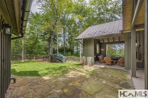 15 E. Ridge Road Cashiers NC 28717